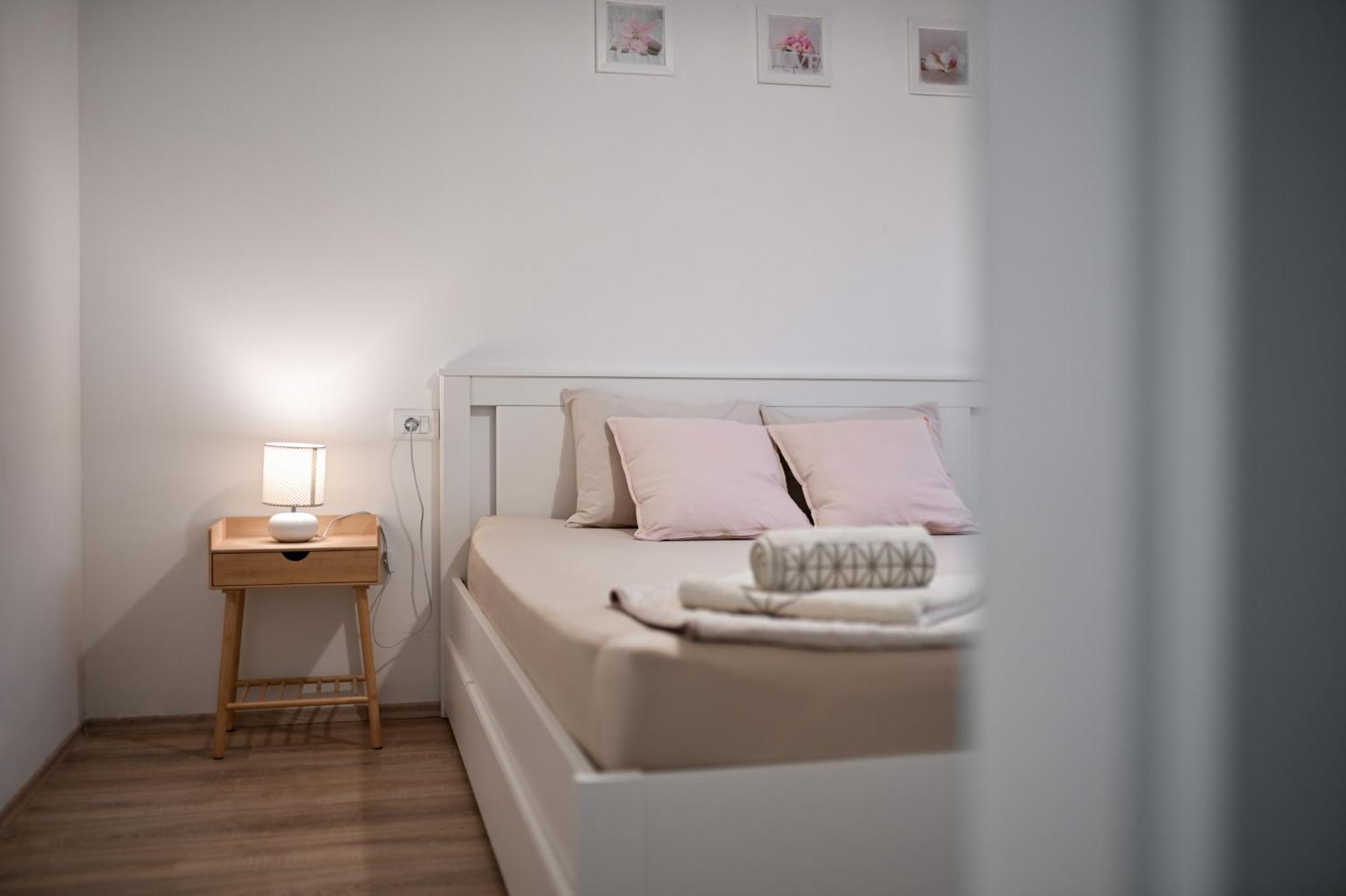 Holiday Home Aprilis With Pool, Jacuzzi And Sauna Galovac  Exteriör bild