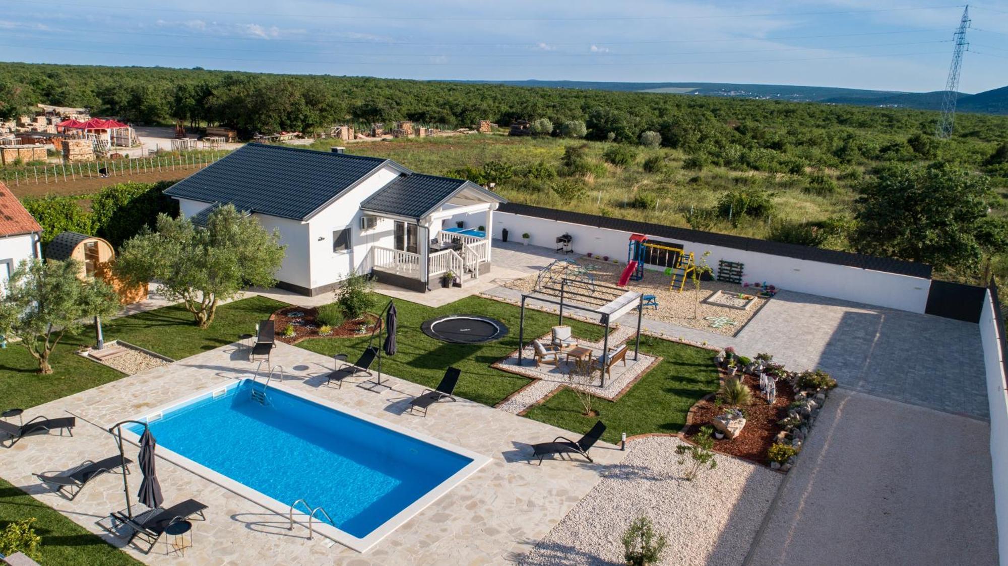 Holiday Home Aprilis With Pool, Jacuzzi And Sauna Galovac  Exteriör bild