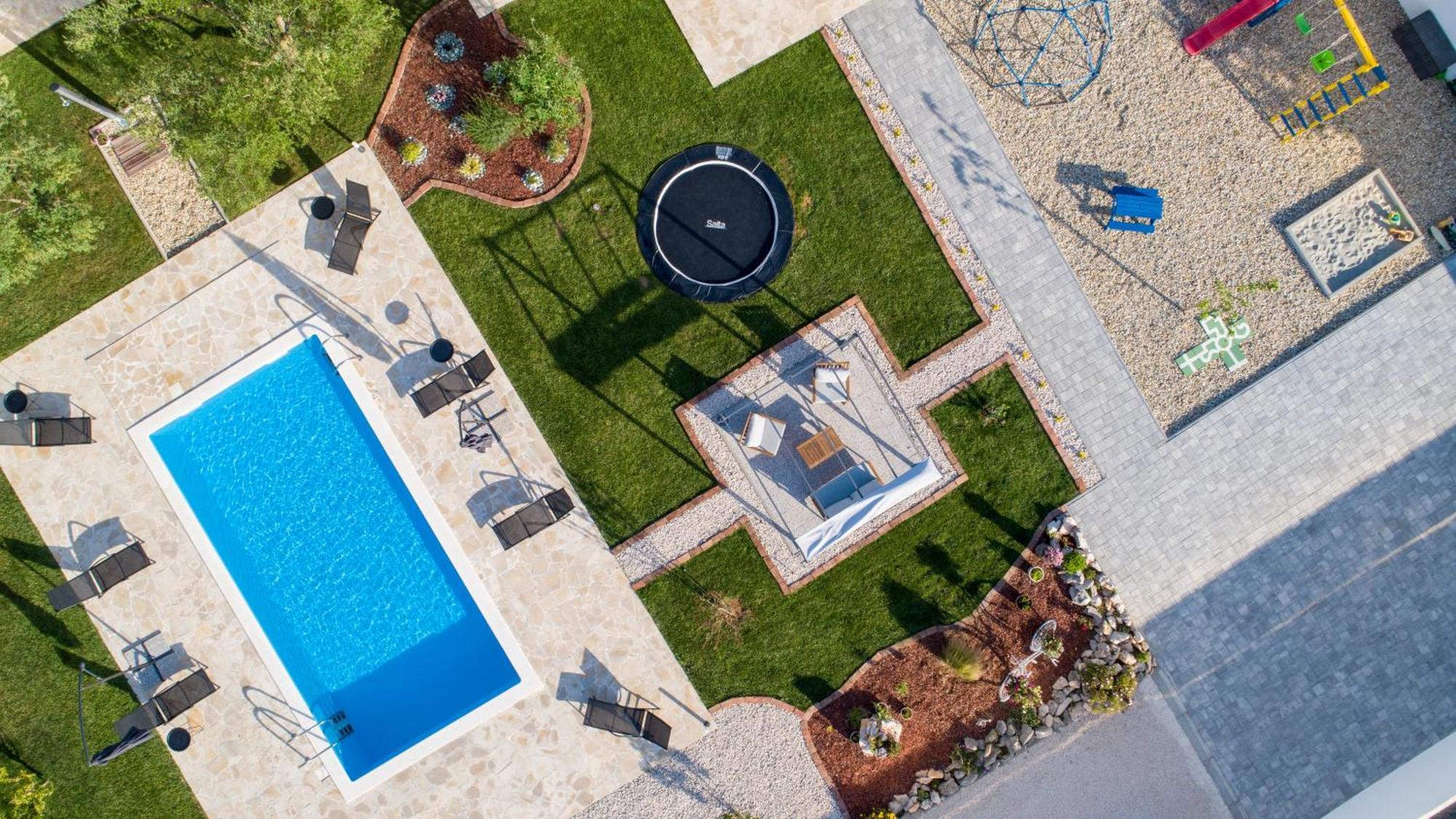 Holiday Home Aprilis With Pool, Jacuzzi And Sauna Galovac  Exteriör bild