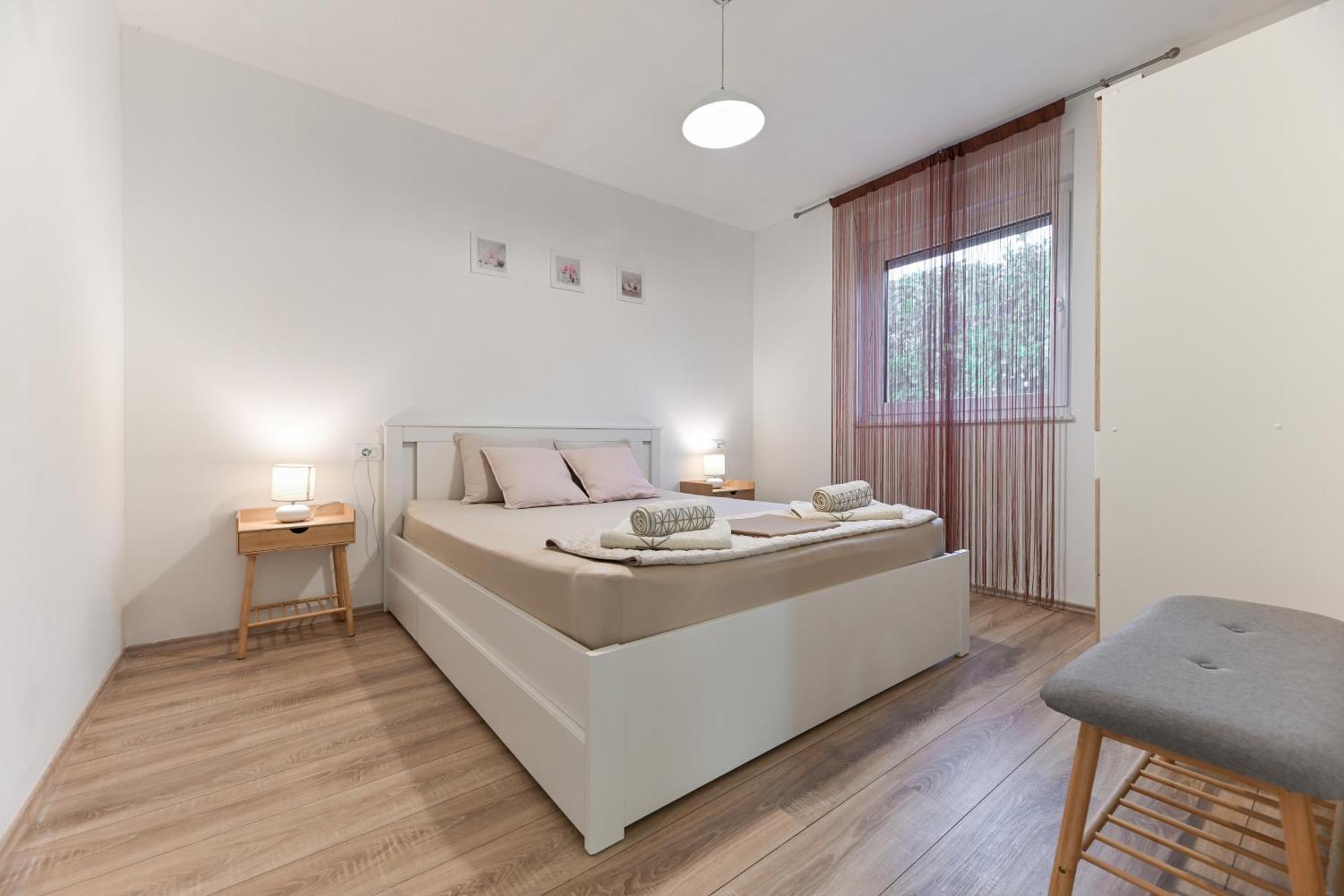Holiday Home Aprilis With Pool, Jacuzzi And Sauna Galovac  Exteriör bild