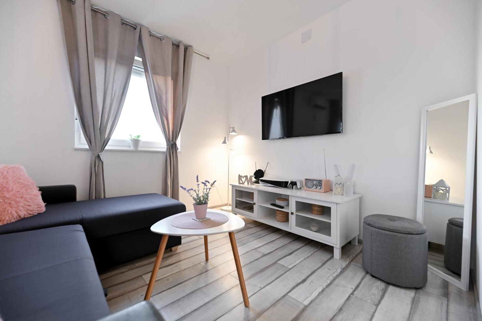 Holiday Home Aprilis With Pool, Jacuzzi And Sauna Galovac  Exteriör bild