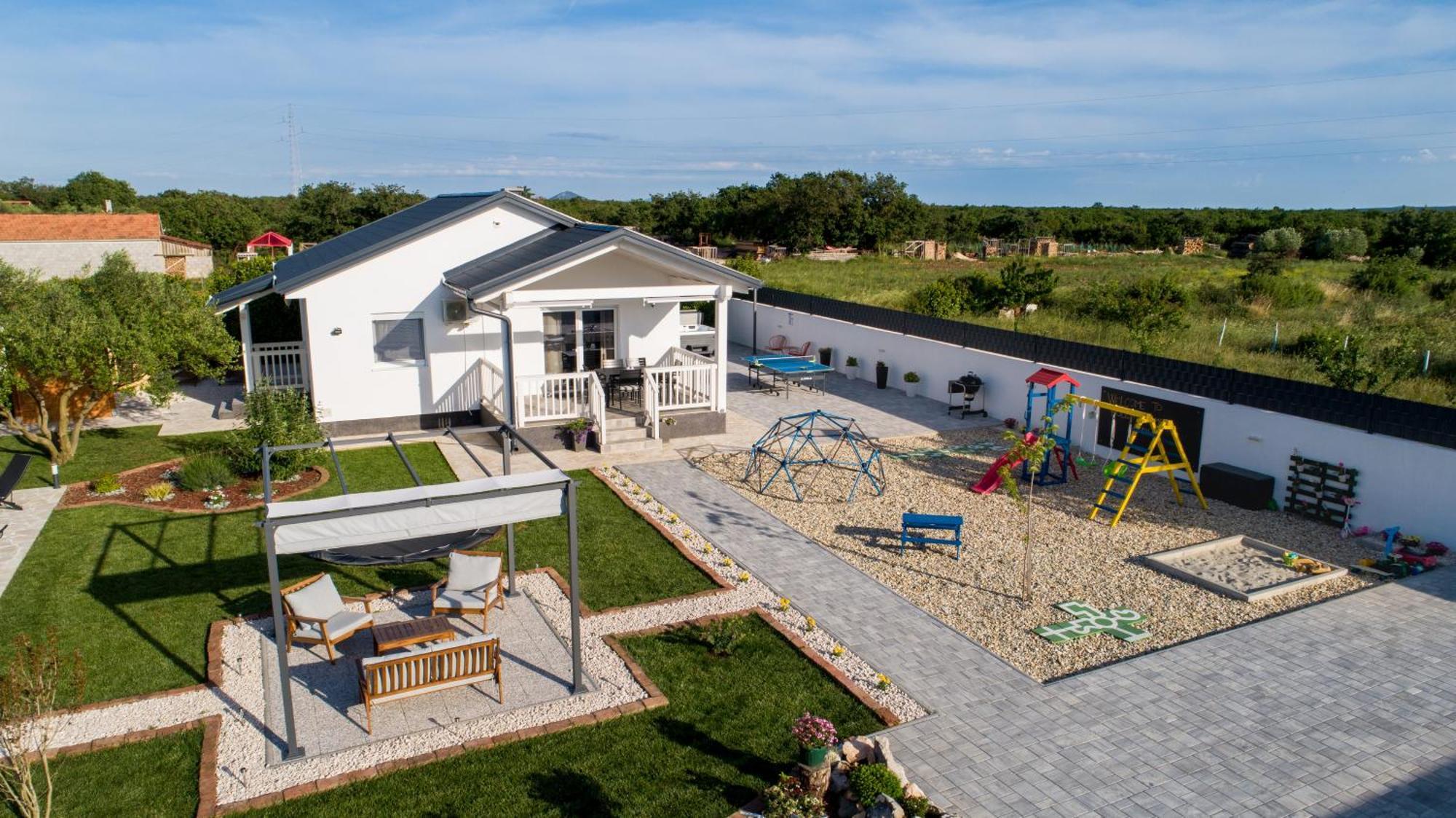 Holiday Home Aprilis With Pool, Jacuzzi And Sauna Galovac  Exteriör bild