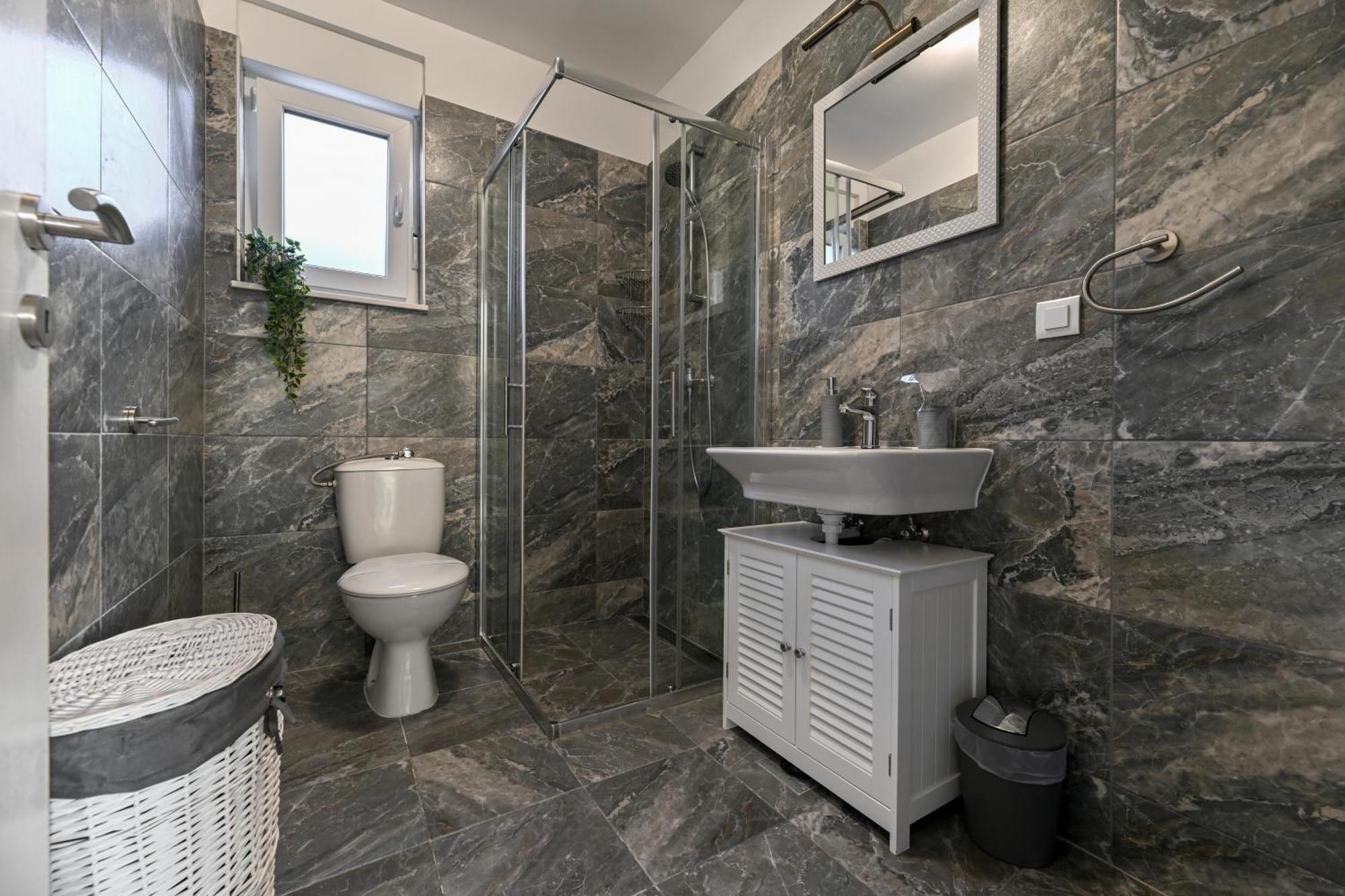 Holiday Home Aprilis With Pool, Jacuzzi And Sauna Galovac  Exteriör bild